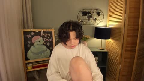 Snapshot of fiamoory chatting on 01.13.25 fiamoory online show from 01.13.25