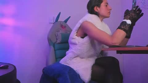   online show from 01.24.25