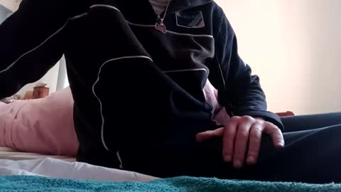 Snapshot of fifi010203 chatting on 02.16.25 fifi010203 online show from 02.16.25