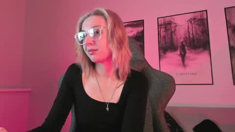 cap and Lana  online show from 03.02.25