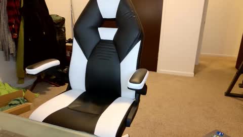 Snapshot of finding_ross chatting on 11.15.25 Ross online show from 11.15.25