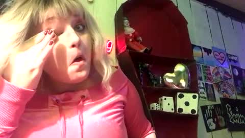 Snapshot of findommefoxi chatting on 01.15.25 findommefoxi online show from 01.15.25