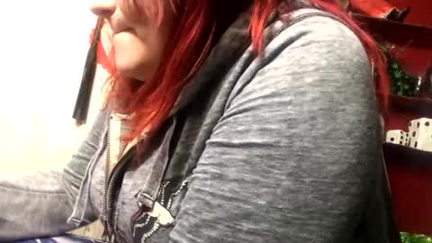 Snapshot of findommefoxi chatting on 01.30.25 findommefoxi online show from 01.30.25