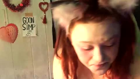 Snapshot of findommefoxi chatting on 02.10.25 findommefoxi online show from 02.10.25