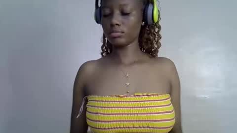 Snapshot of fine_slim chatting on 11.24.25 slimmie online show from 11.24.25