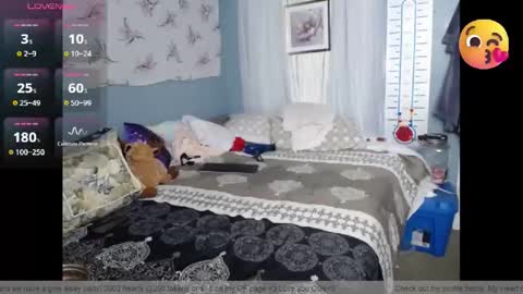 Snapshot of fionna_fineas chatting on 12.16.25 Fionna online show from 12.16.25