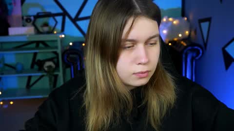 Snapshot of fioramarmoris chatting on 01.03.25 fiora online show from 01.03.25