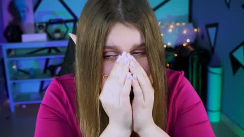 Snapshot of fioramarmoris chatting on 01.11.25 fiora online show from 01.11.25