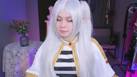 Snapshot of fioramarmoris chatting on 01.12.25 fiora online show from 01.12.25