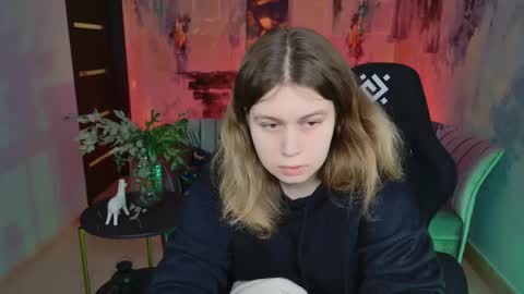 Snapshot of fioramarmoris chatting on 02.09.25 fiora online show from 02.09.25