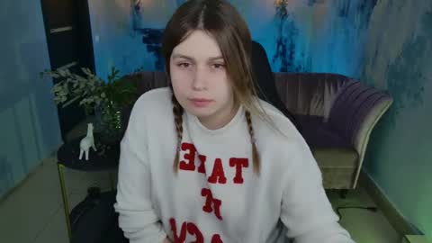 Snapshot of fioramarmoris chatting on 02.09.25 fiora online show from 02.09.25