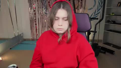 Snapshot of fioramarmoris chatting on 02.21.25 fiora online show from 02.21.25