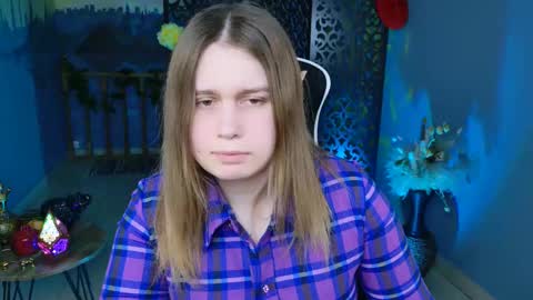 Snapshot of fioramarmoris chatting on 03.11.25 fiora online show from 03.11.25