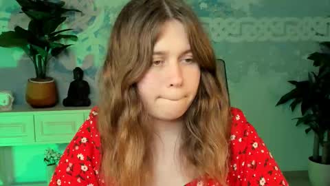 Snapshot of fioramarmoris chatting on 09.11.25 fiora online show from 09.11.25