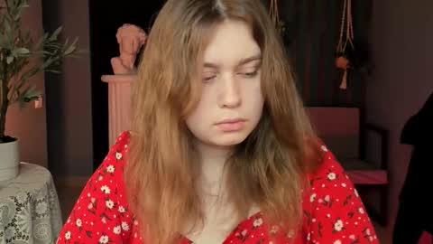 Snapshot of fioramarmoris chatting on 11.02.25 fiora online show from 11.02.25