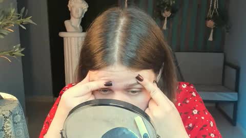 Snapshot of fioramarmoris chatting on 11.08.25 fiora online show from 11.08.25