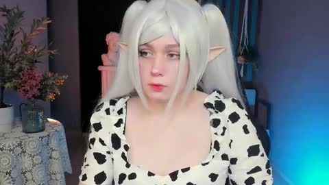 Snapshot of fioramarmoris chatting on 11.16.25 fiora online show from 11.16.25