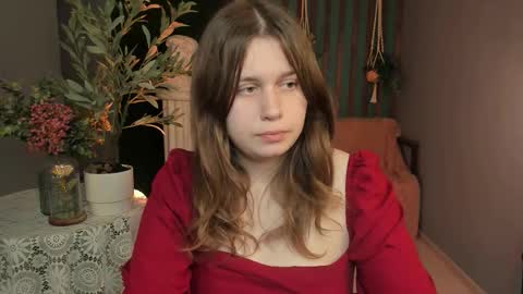 Snapshot of fioramarmoris chatting on 12.04.25 fiora online show from 12.04.25