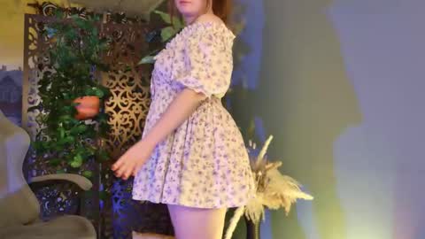 Snapshot of fioramarmoris chatting on 12.15.25 fiora online show from 12.15.25