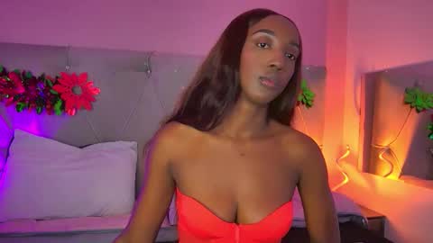 Snapshot of fiorelalenin chatting on 12.17.25 Fiorela Lenin online show from 12.17.25