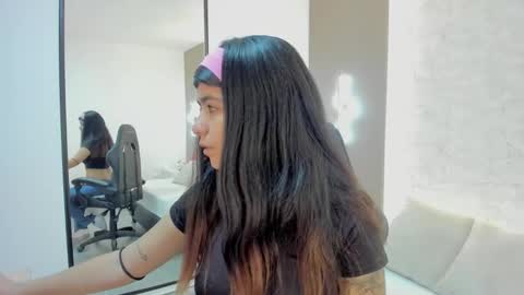 F I O R E L L A  online show from 11.14.25