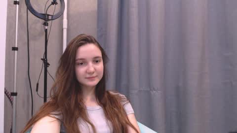 fireflies_fly_ online show from 01.28.25