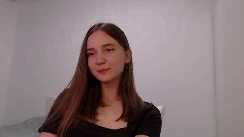 fireflies_fly_ online show from 09.10.25