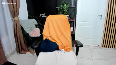 Snapshot of fireflowers_ chatting on 02.18.26 Kallisy online show from 02.18.26