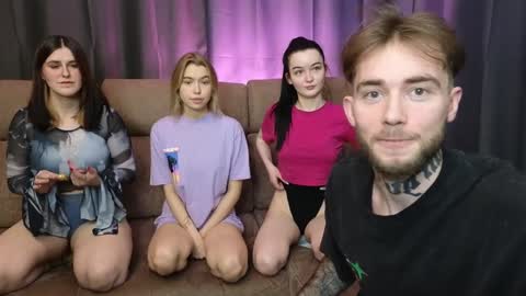 Snapshot of first_day_ chatting on 12.04.24 ALICESTEVEVECTOR pvt open  online show from 12.04.24