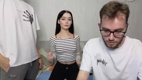 Snapshot of first_day_ chatting on 09.16.25 ALICESTEVEVECTOR pvt open  online show from 09.16.25