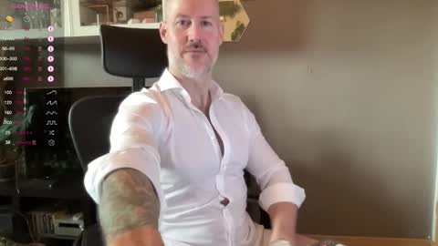 Snapshot of fit_rubinho chatting on 12.19.24 Rubn online show from 12.19.24