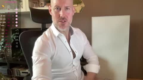 Snapshot of fit_rubinho chatting on 12.31.24 Rubn online show from 12.31.24