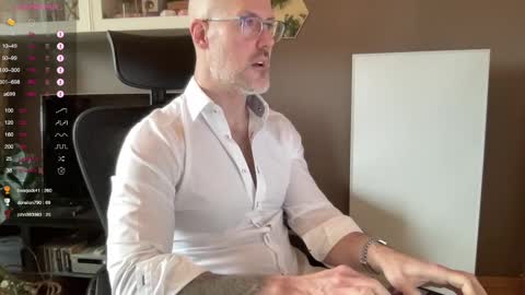 Snapshot of fit_rubinho chatting on 02.05.25 Rubn online show from 02.05.25