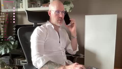 Snapshot of fit_rubinho chatting on 02.19.25 Rubn online show from 02.19.25