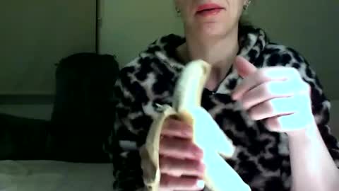 Snapshot of fitbut chatting on 12.29.24 Fitbut online show from 12.29.24