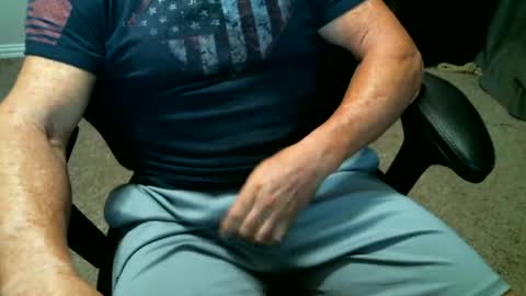 Snapshot of fitguy40 chatting on 06.17.26 fitguy40 online show from 06.17.26
