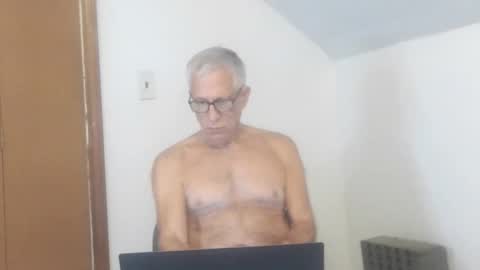 Snapshot of fitman999 chatting on 11.06.25 Jon online show from 11.06.25