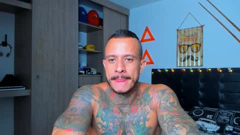 Snapshot of fitnolan chatting on 01.29.25 Elias Valencia online show from 01.29.25