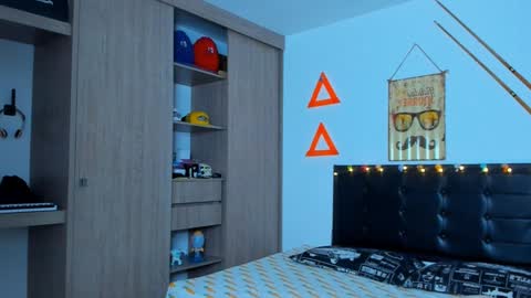 Snapshot of fitnolan chatting on 02.02.25 Elias Valencia online show from 02.02.25