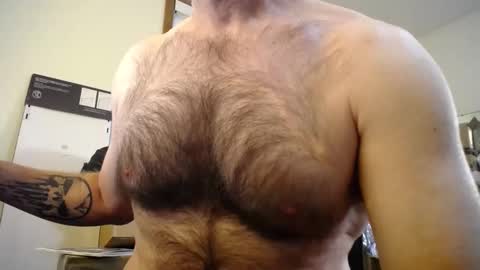 Snapshot of fitshow75 chatting on 11.04.25 Links in Bio below online show from 11.04.25