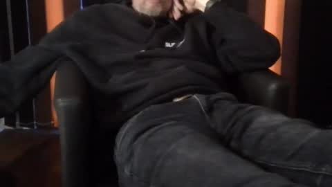 Snapshot of fiveforwilly1 chatting on 09.25.25 Markus online show from 09.25.25