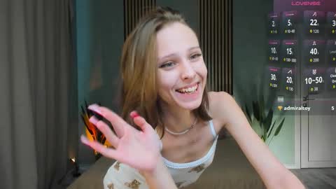 Snapshot of fixielu chatting on 10.30.25 im Linda please give me thumbs up online show from 10.30.25