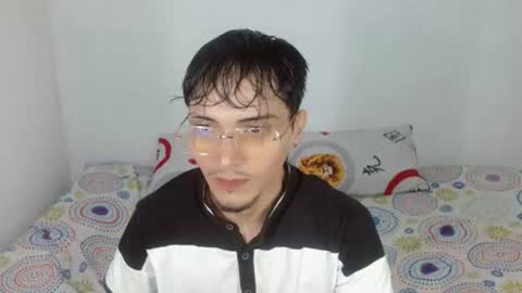 Snapshot of flaco23_latino chatting on 06.18.26 flaco23_latino online show from 06.18.26