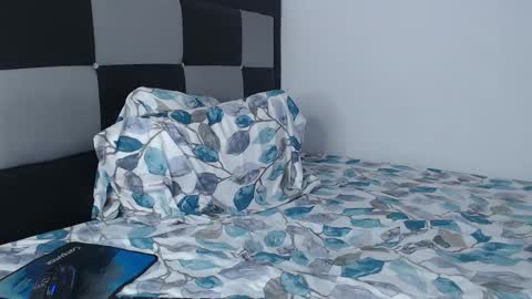 Snapshot of fleeting_love chatting on 12.17.25 Steven and Daniel online show from 12.17.25