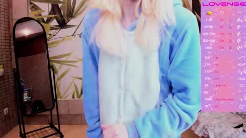 FlexiMona online show from 12.13.25