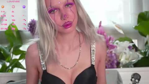 Snapshot of flexylover_ chatting on 10.26.25 Im nude naked fuck lovense online show from 10.26.25