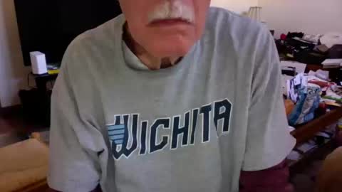 Snapshot of flip4u chatting on 10.16.25 flip4u online show from 10.16.25