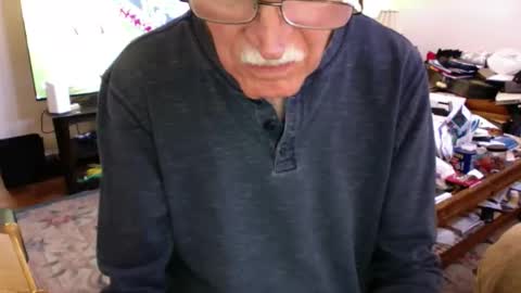 Snapshot of flip4u chatting on 10.19.25 flip4u online show from 10.19.25