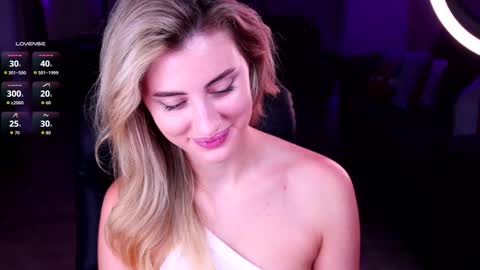 Snapshot of flirty_kitty1 chatting on 11.10.25 Elizaveta -Lisa online show from 11.10.25