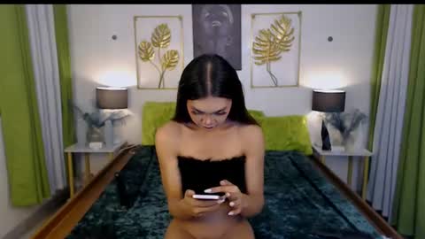 Snapshot of flirtymarga chatting on 10.29.25 Marga online show from 10.29.25